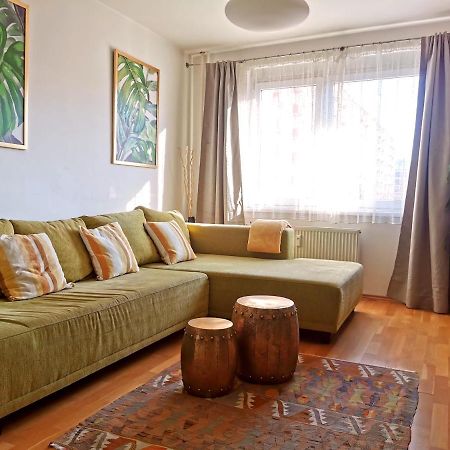 Cozyhome Retro Apartment Bratislava Eksteriør bilde