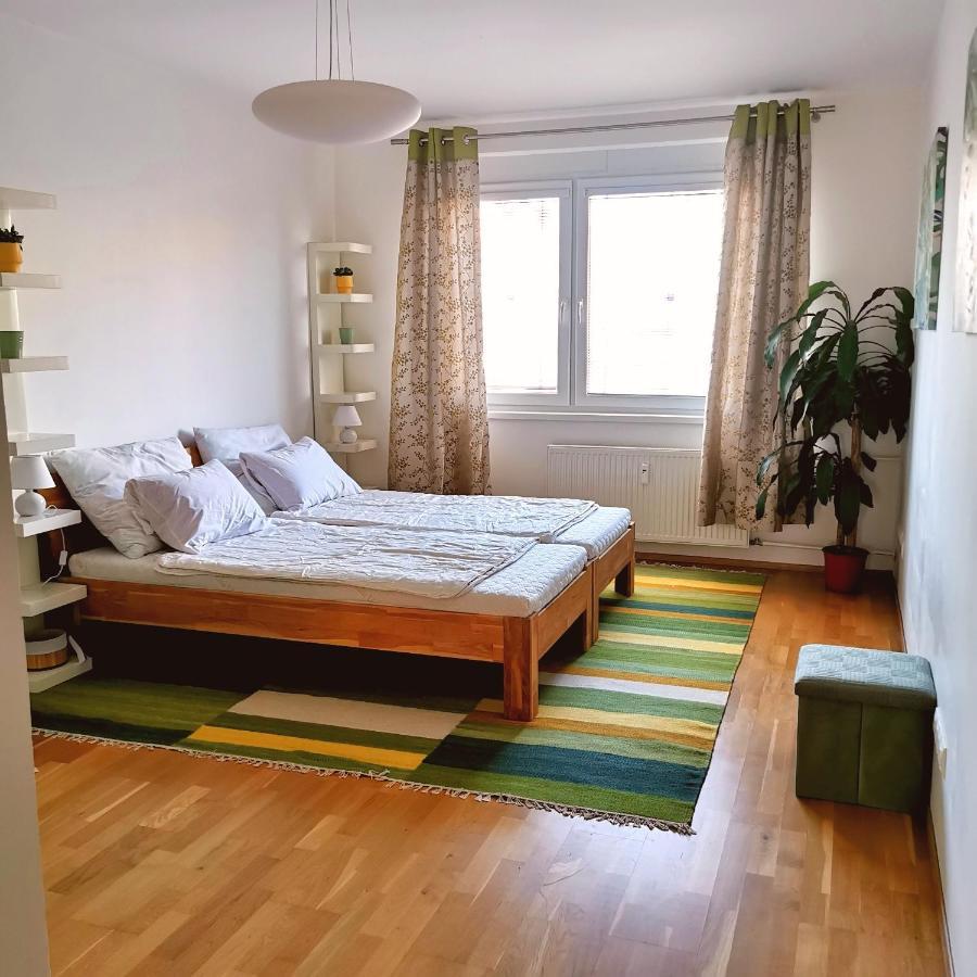 Cozyhome Retro Apartment Bratislava Eksteriør bilde