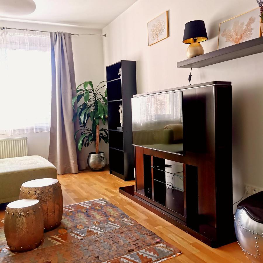 Cozyhome Retro Apartment Bratislava Eksteriør bilde