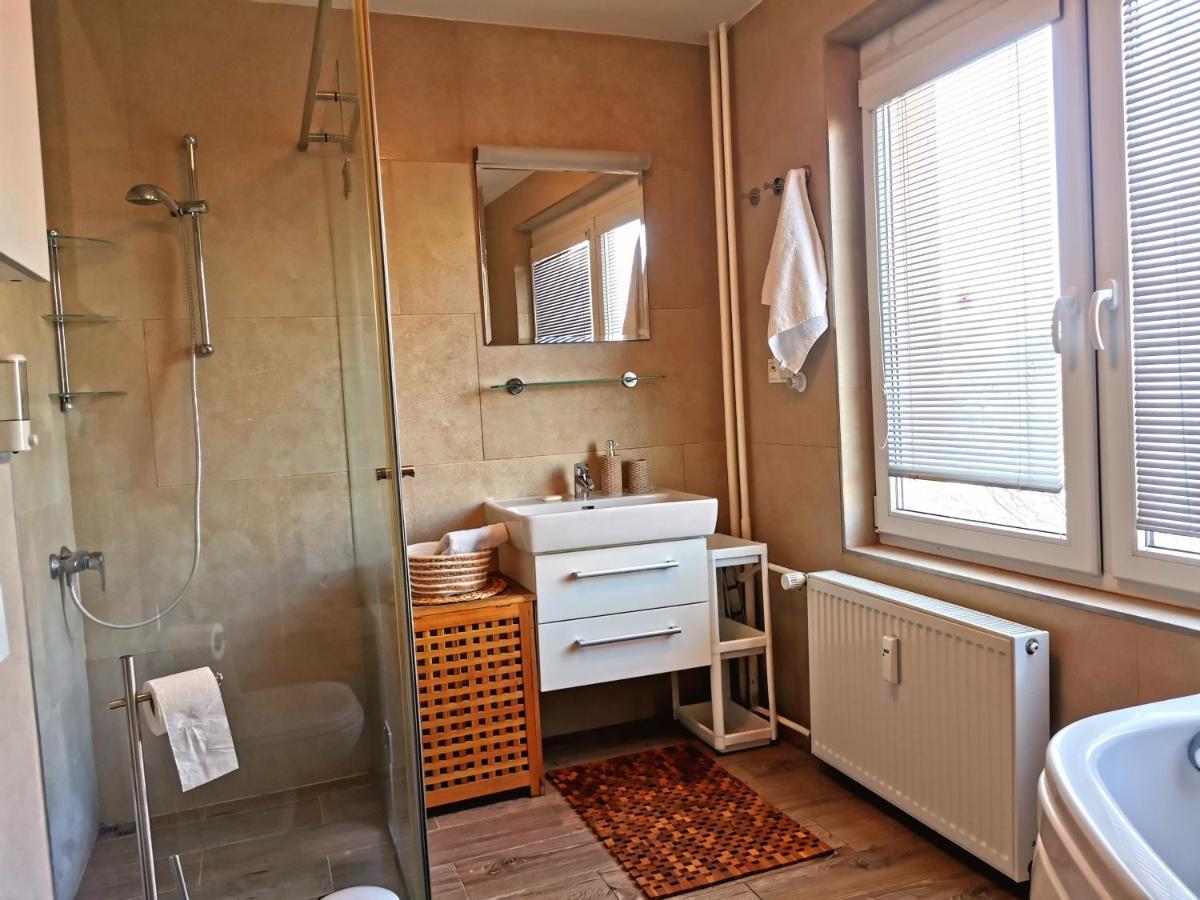 Cozyhome Retro Apartment Bratislava Eksteriør bilde