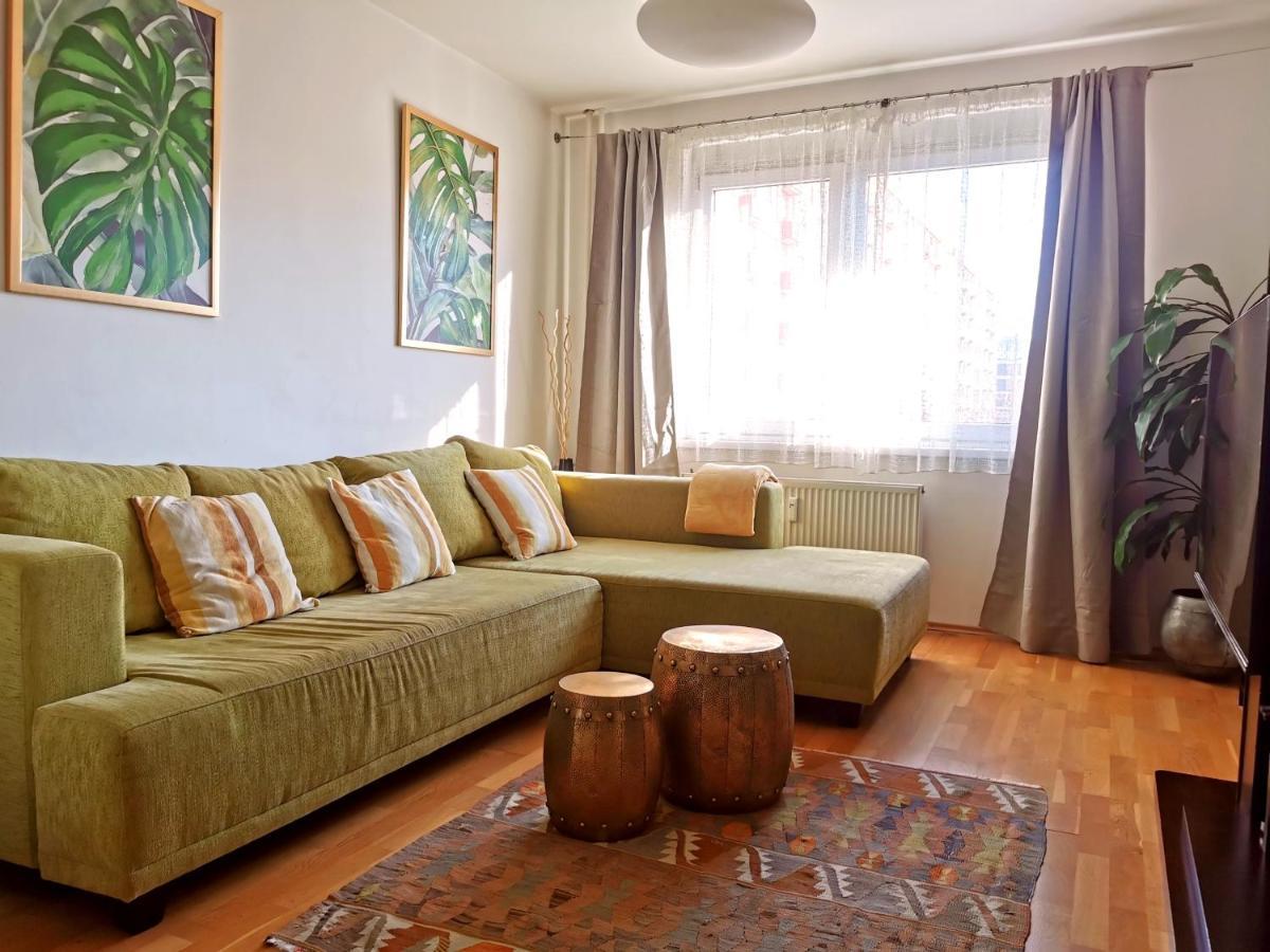 Cozyhome Retro Apartment Bratislava Eksteriør bilde