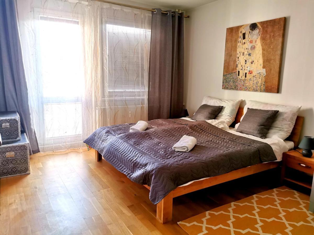 Cozyhome Retro Apartment Bratislava Eksteriør bilde