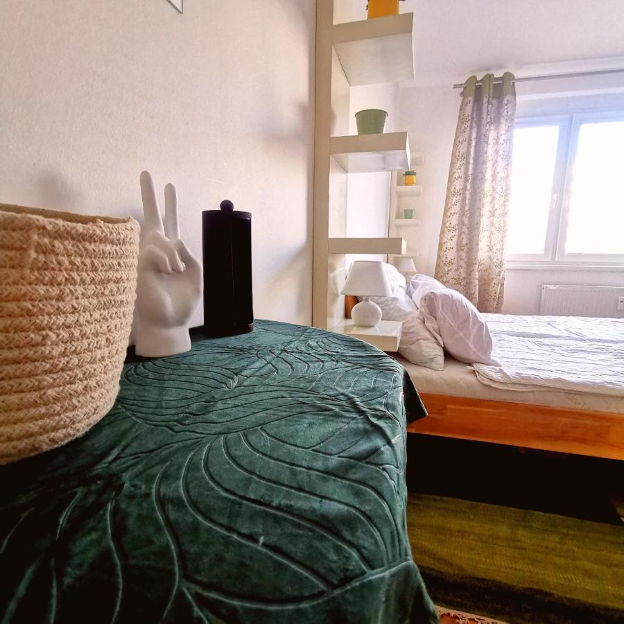Cozyhome Retro Apartment Bratislava Eksteriør bilde