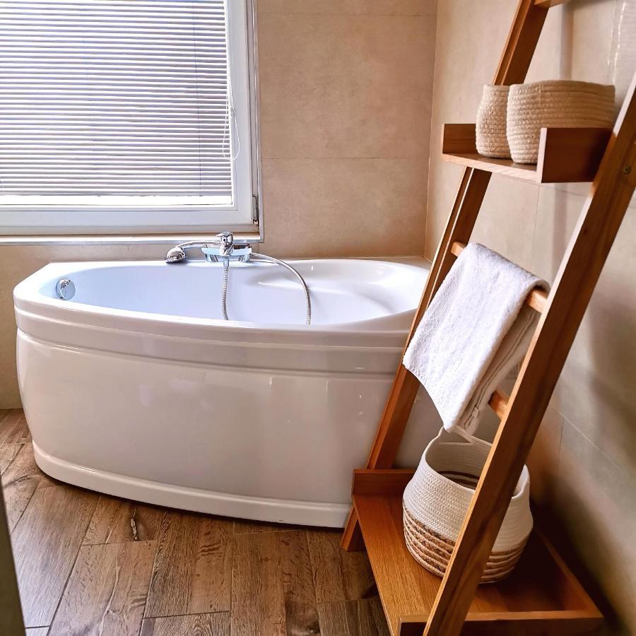 Cozyhome Retro Apartment Bratislava Eksteriør bilde