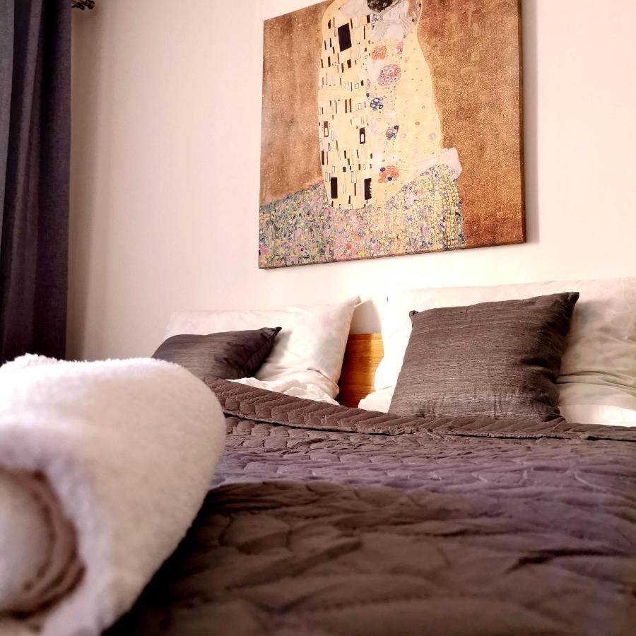 Cozyhome Retro Apartment Bratislava Eksteriør bilde